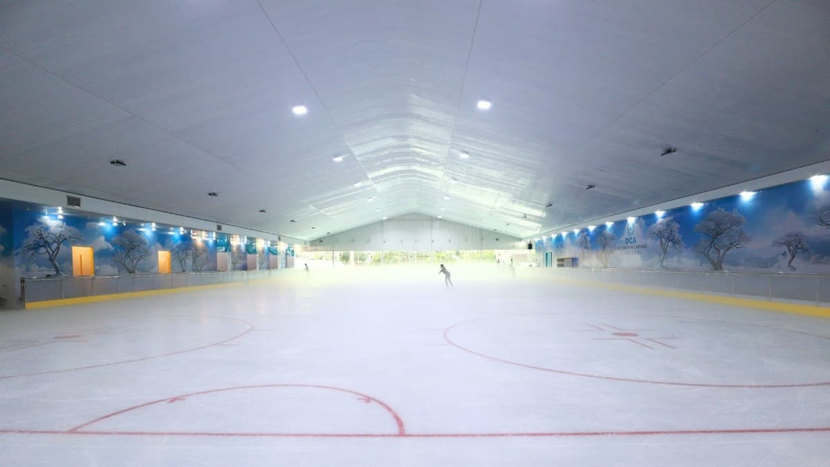 Image OCA Ice Skating Arena Surabaya 2